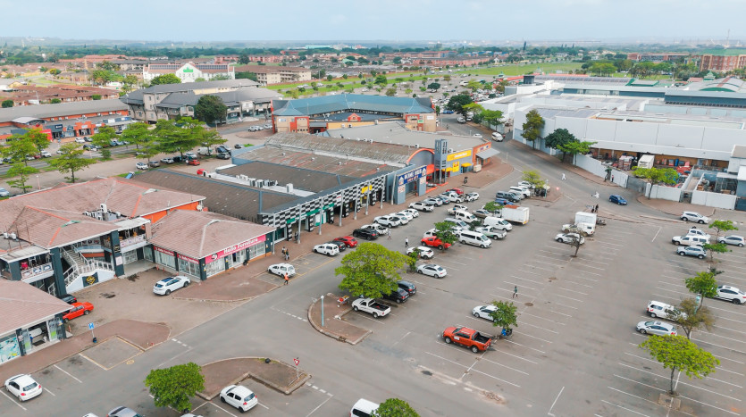 Prime Retail Centre With Corporate Tenants In Richards Bay CBD Property Images
