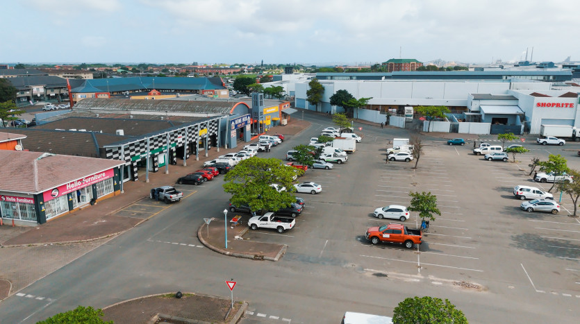 Prime Retail Centre With Corporate Tenants In Richards Bay CBD Property Images