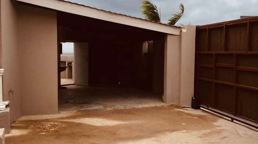 Large Sea View Property Shaka's Rock on Auction Property Images