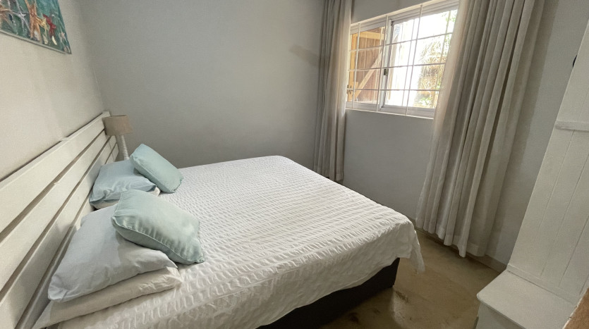 Large Sea View Property Shaka's Rock on Auction Property Images