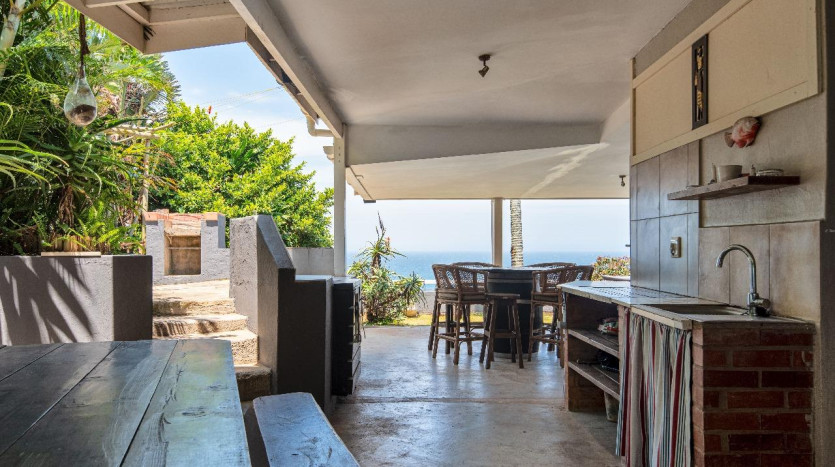 Large Sea View Property Shaka's Rock on Auction Property Images