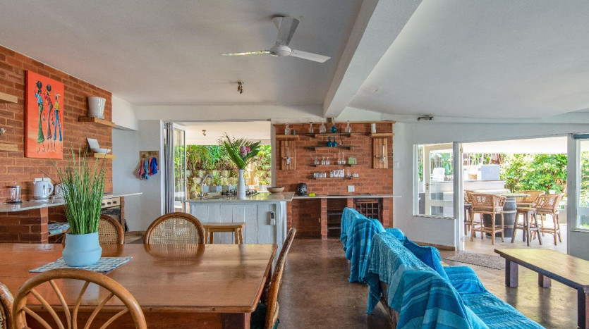 Large Sea View Property Shaka's Rock on Auction Property Images
