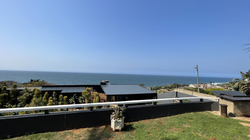 Large Sea View Property Shaka's Rock on Auction Property Images