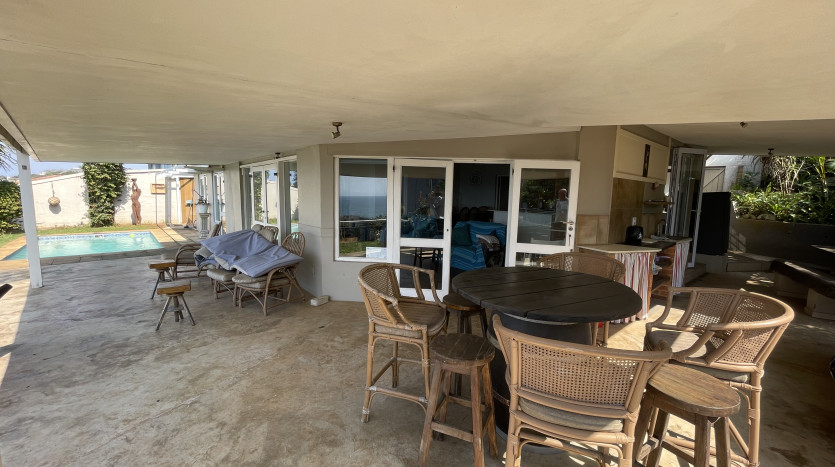 Large Sea View Property Shaka's Rock on Auction Property Images