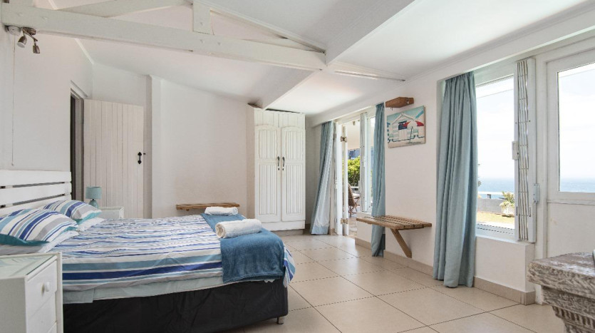 Large Sea View Property Shaka's Rock on Auction Property Images