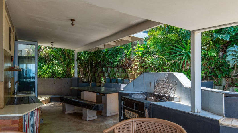 Large Sea View Property Shaka's Rock on Auction Property Images