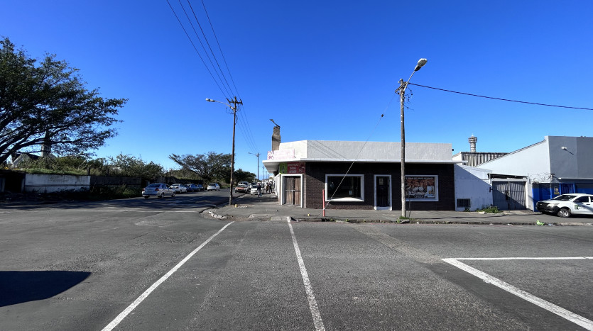 DECEASED ESTATE PORTFOLIO: Corner Retail Property North End East London Property Images