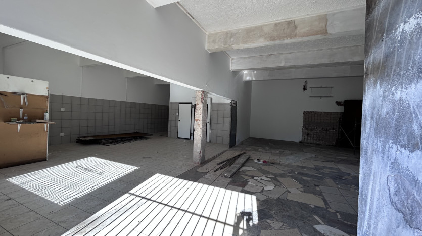 DECEASED ESTATE PORTFOLIO: Corner Retail Property North End East London Property Images