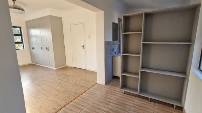 PORTFOLIO DISPOSAL: Newly Renovated Durban North Home Property Images