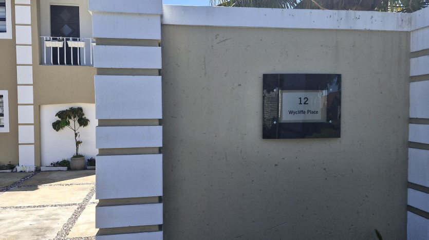 PORTFOLIO DISPOSAL: Newly Renovated Durban North Home Property Images