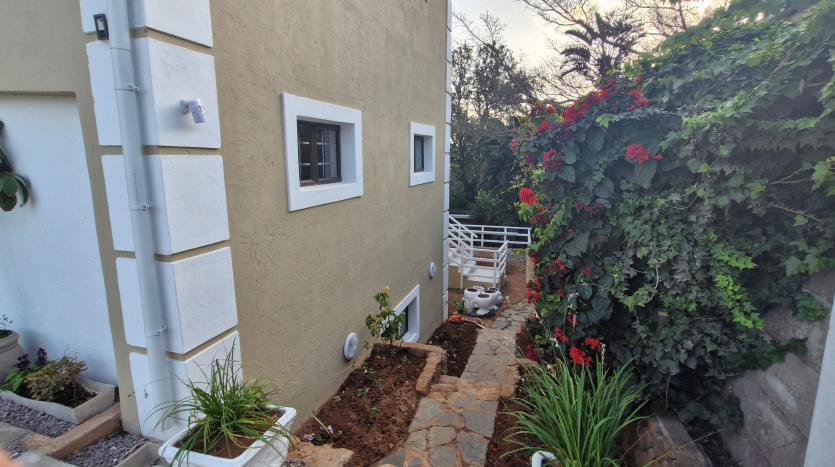 PORTFOLIO DISPOSAL: Newly Renovated Durban North Home Property Images