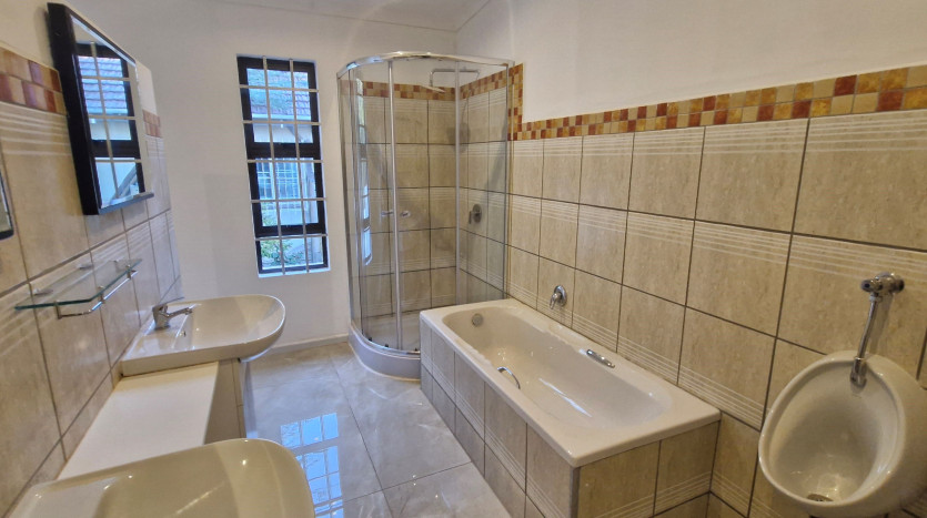 PORTFOLIO DISPOSAL: Newly Renovated Durban North Home Property Images