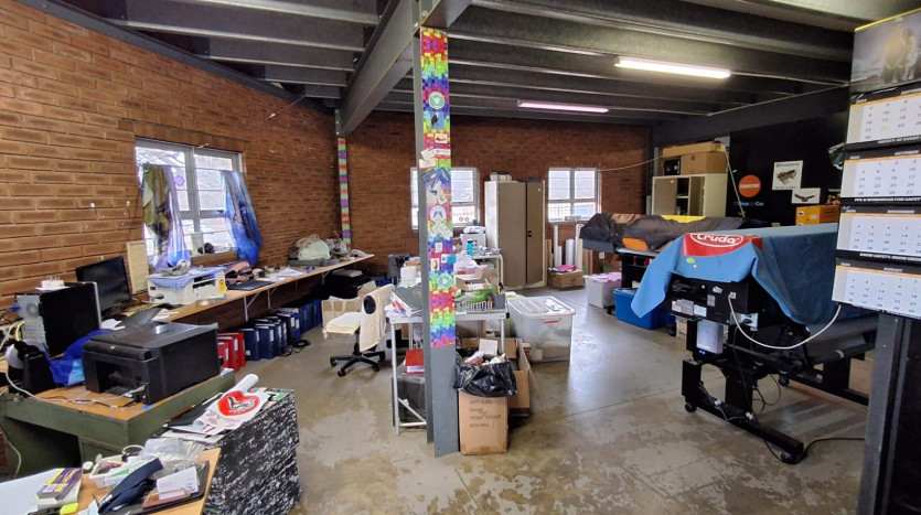Versatile Industrial Property in Howick Property Images