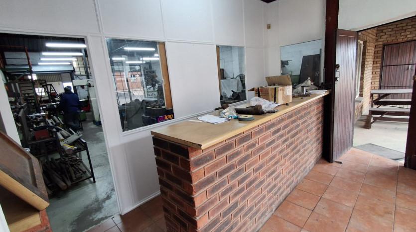 Versatile Industrial Property in Howick Property Images