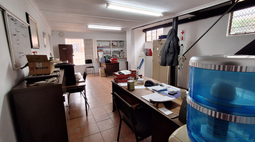 Versatile Industrial Property in Howick Property Images
