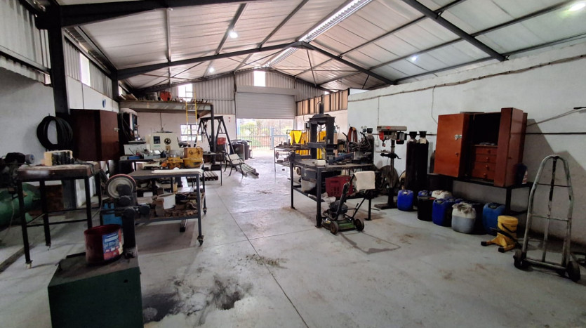 Versatile Industrial Property in Howick Property Images