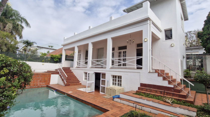 Spacious Essenwood Home with Modern Finishes Property Lead Image