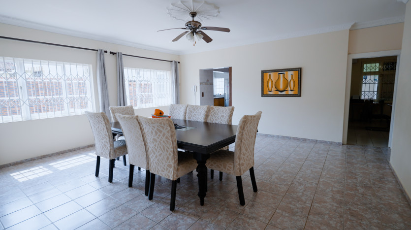Large Family Home Durban North On Sale By Auction Property Images