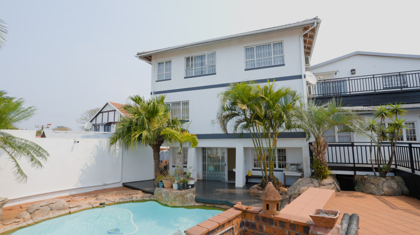 Large Family Home Durban North On Sale By Auction Property Images