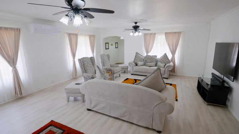Large Family Home Durban North On Sale By Auction Property Images