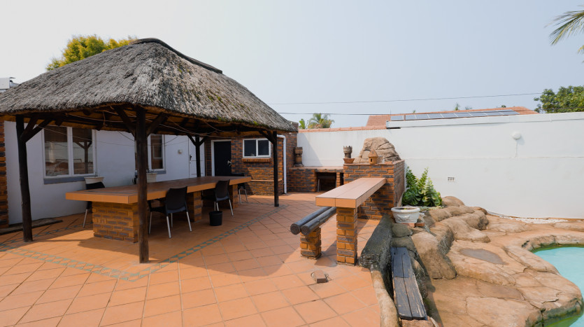 Large Family Home Durban North On Sale By Auction Property Images