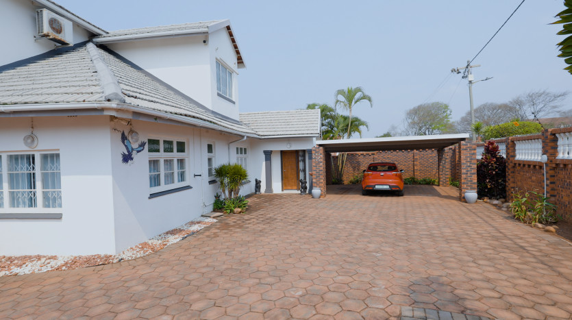 Large Family Home Durban North On Sale By Auction Property Images