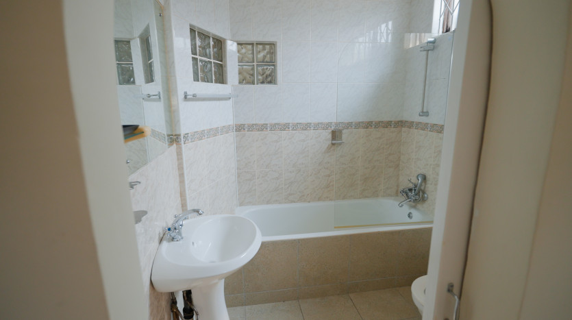 Large Family Home Durban North On Sale By Auction Property Images