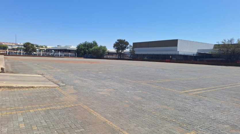 Massive Industrial Warehousing Facility Property Images