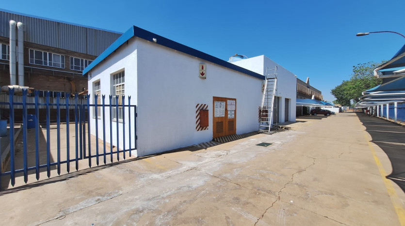 Massive Industrial Warehousing Facility Property Images