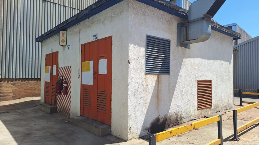 Massive Industrial Warehousing Facility Property Images
