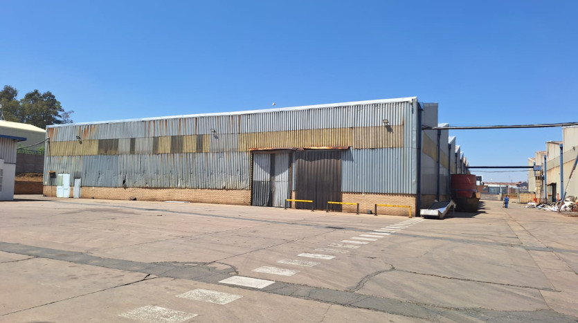 Massive Industrial Warehousing Facility Property Images