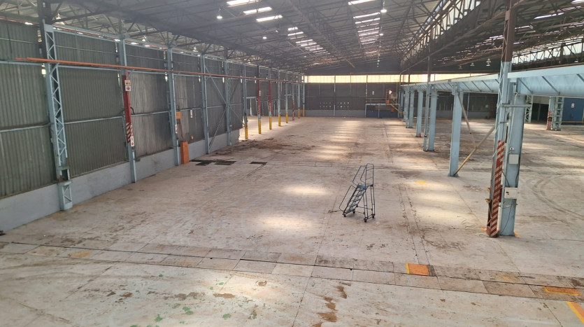 Massive Industrial Warehousing Facility Property Images