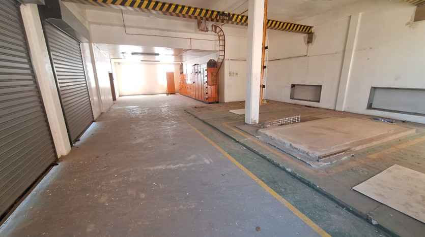 Massive Industrial Warehousing Facility Property Images