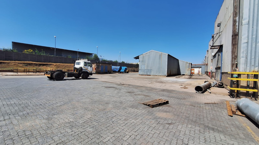 Massive Industrial Warehousing Facility Property Images