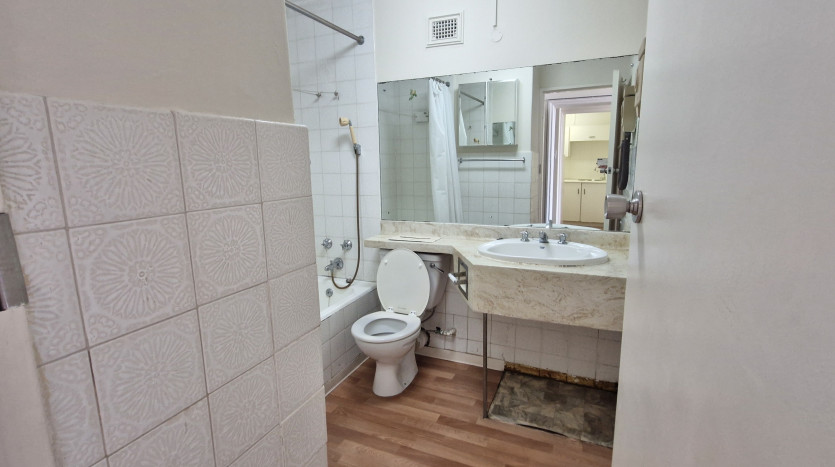 Hotel-Style Retirement Apartment in North Beach, Durban Property Images
