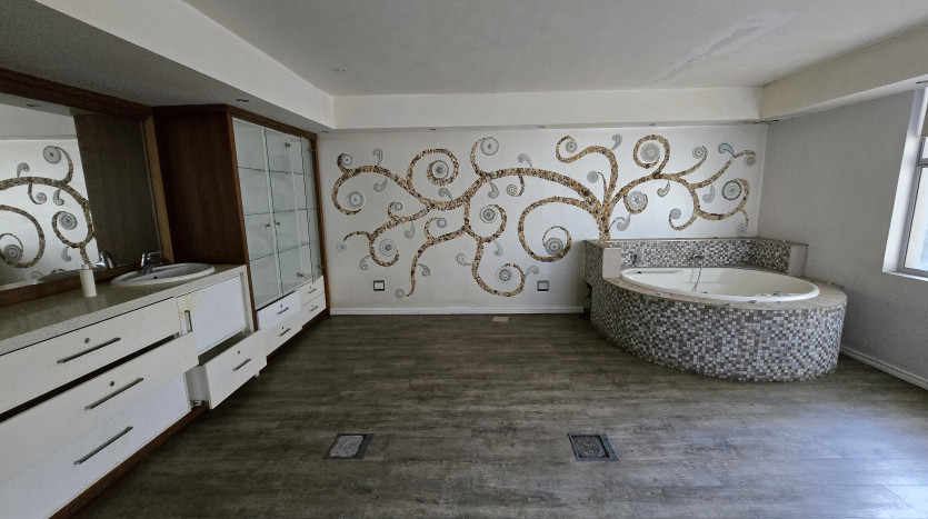 82 Bedroom Hotel Durban Liquidation Sale Property Images