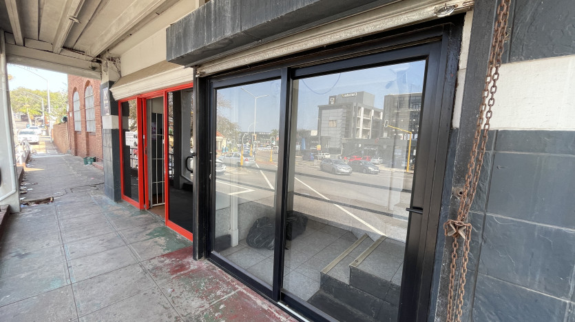Frontline Retail Building Overport Property Images