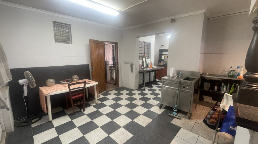 Frontline Retail Building Overport Property Images