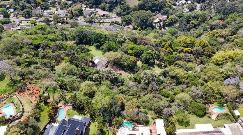 Private Eco Estate, Cowies Hill Property Images