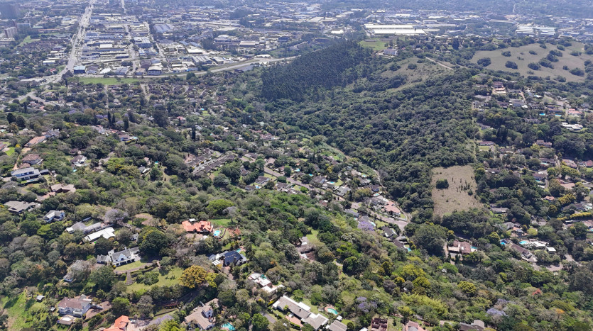 Private Eco Estate, Cowies Hill Property Images
