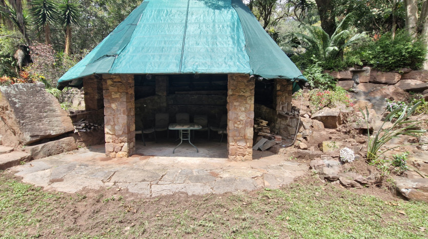 Private Eco Estate, Cowies Hill Property Images
