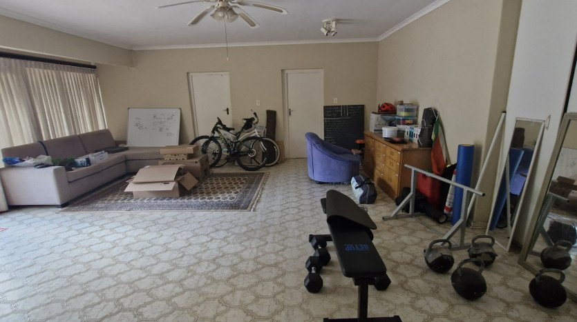 Private Eco Estate, Cowies Hill Property Images
