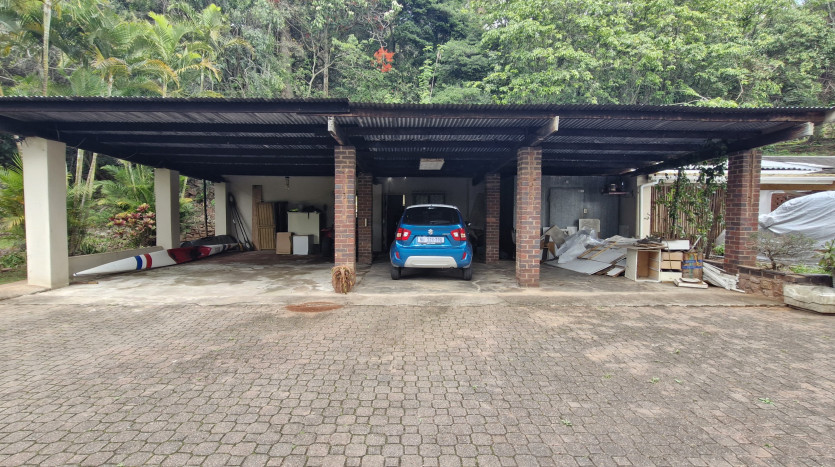 Private Eco Estate, Cowies Hill Property Images