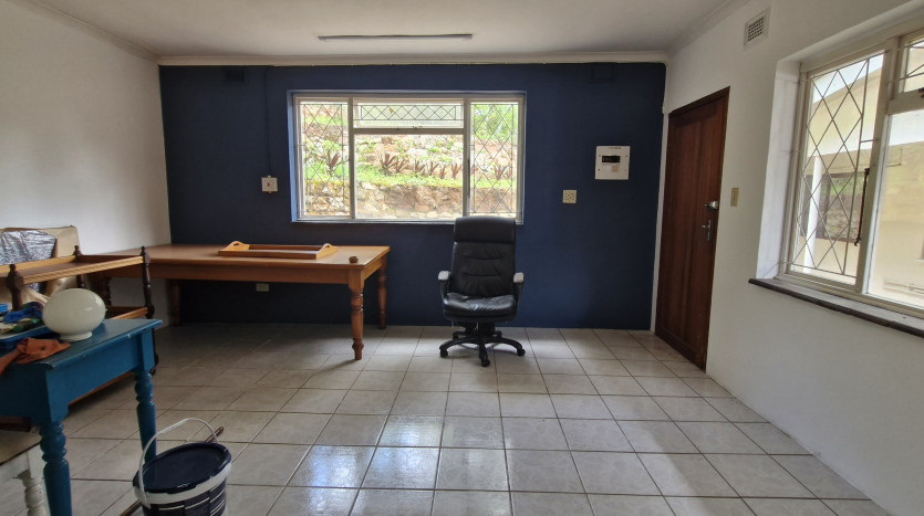 Private Eco Estate, Cowies Hill Property Images