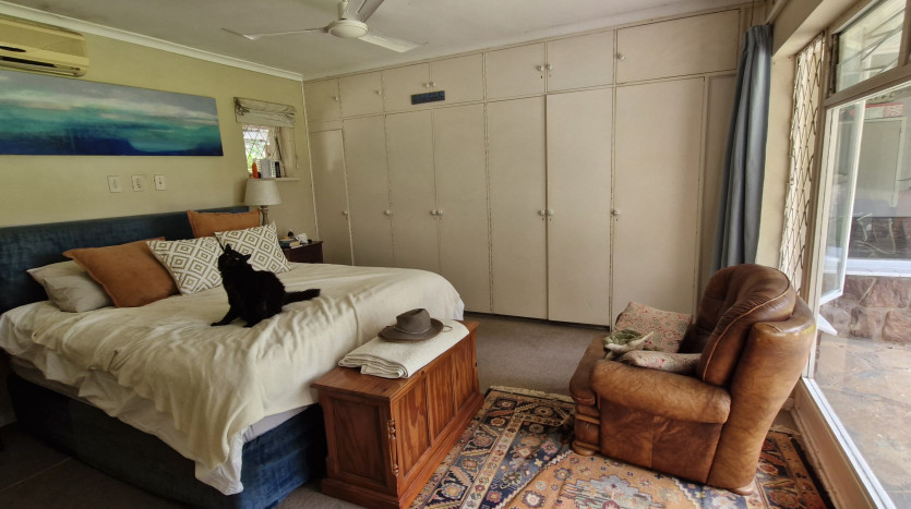 Private Eco Estate, Cowies Hill Property Images