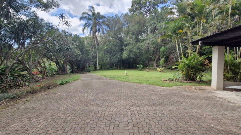 Private Eco Estate, Cowies Hill Property Images