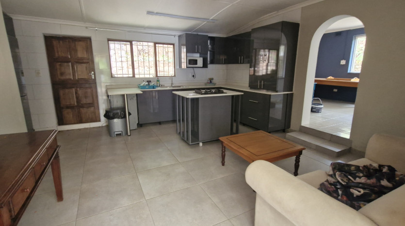 Private Eco Estate, Cowies Hill Property Images