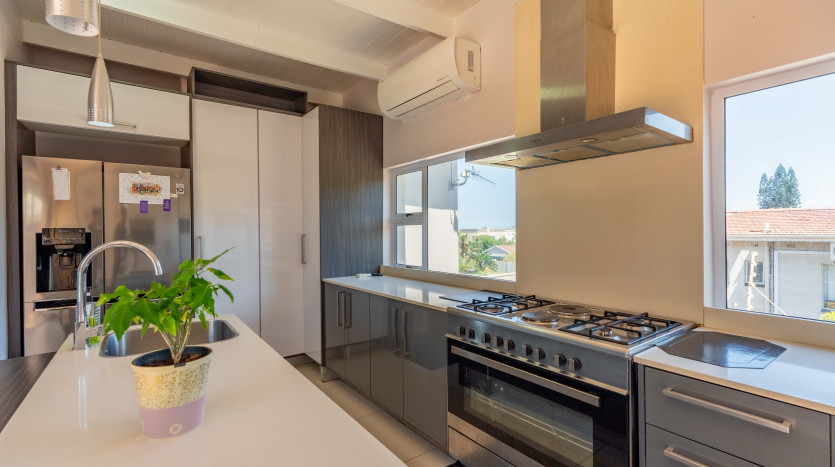 Large Sea Facing Home Glenashley, Durban Property Images