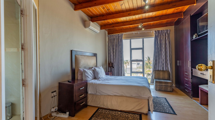 Large Sea Facing Home Glenashley, Durban Property Images