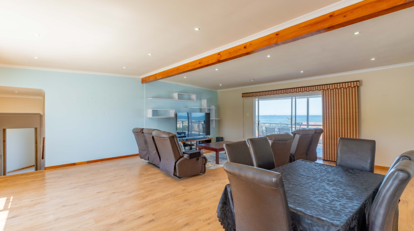 Large Sea Facing Home Glenashley, Durban Property Images